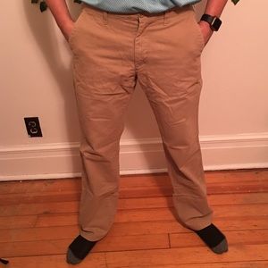 34x34 Eddie Bauer Chinos Legend Wash Classic Fit
